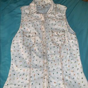 White floral sleeveless button up shirt